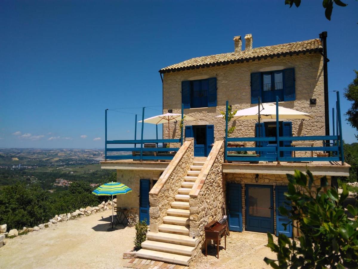 La Casa Dalle Finestre Blu Abbateggio Exteriör bild