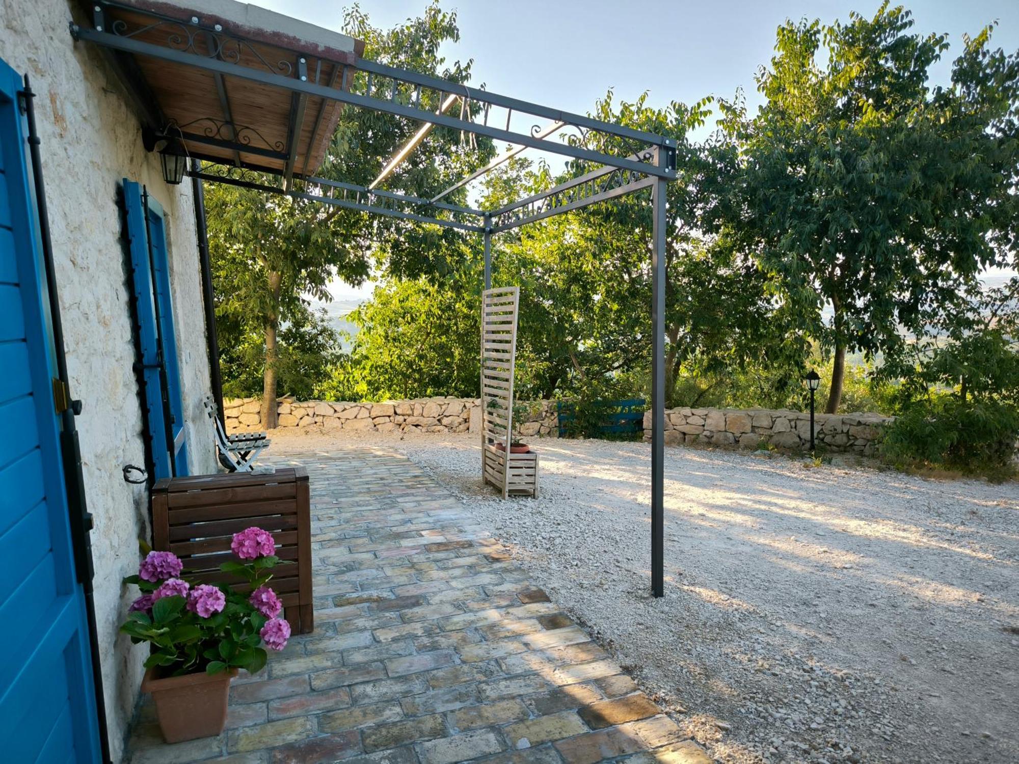 La Casa Dalle Finestre Blu Abbateggio Exteriör bild